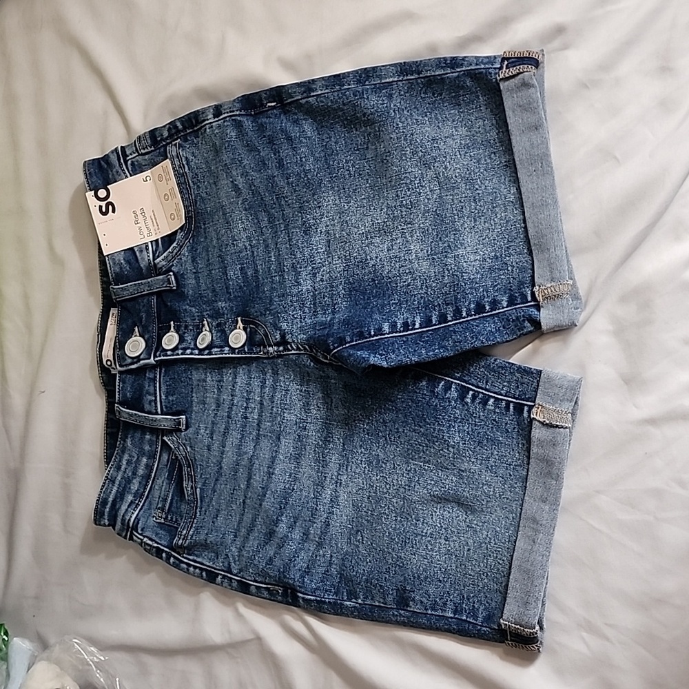 So womens jrs lo rise button fly Bermuda shorts cuffed sz 5 (27) new - Picture 1 of 3